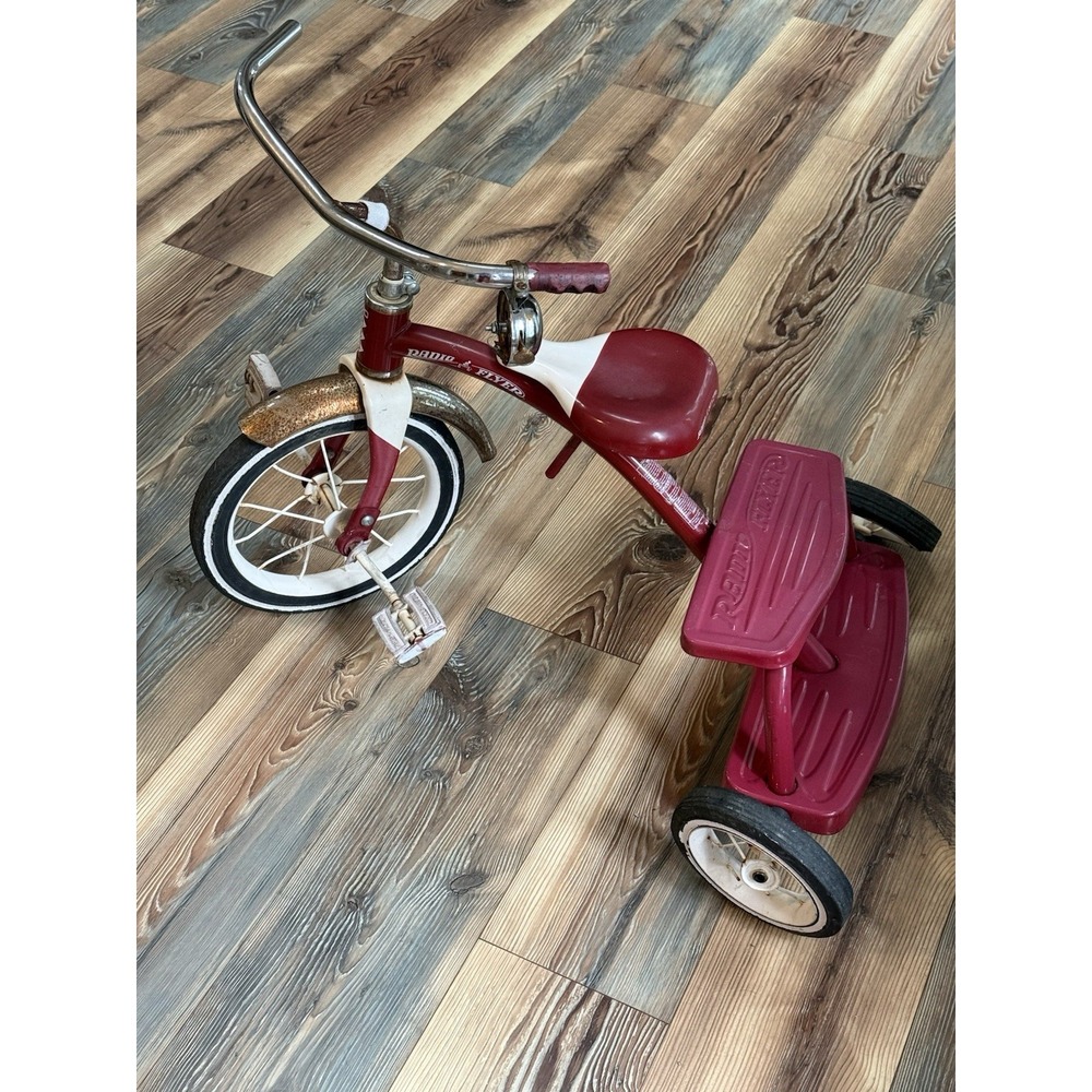 Used Red Radio Flyer Tricycle Model 227 12 A9 Retro Red